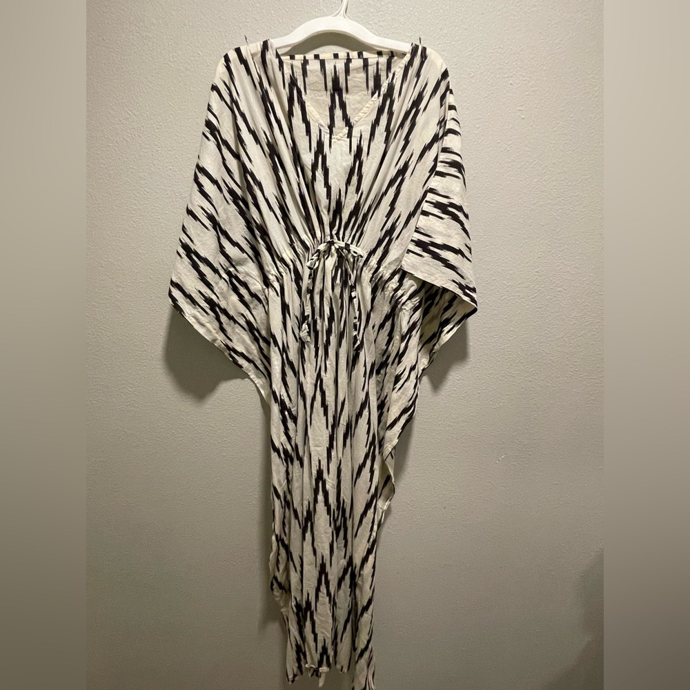 Elegant Black and White Swim Coverup